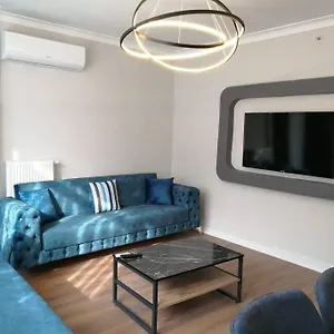 شقة Sisli Apartment, 2 Bedrooms, 250 M Metro, New Modern, اسطنبول