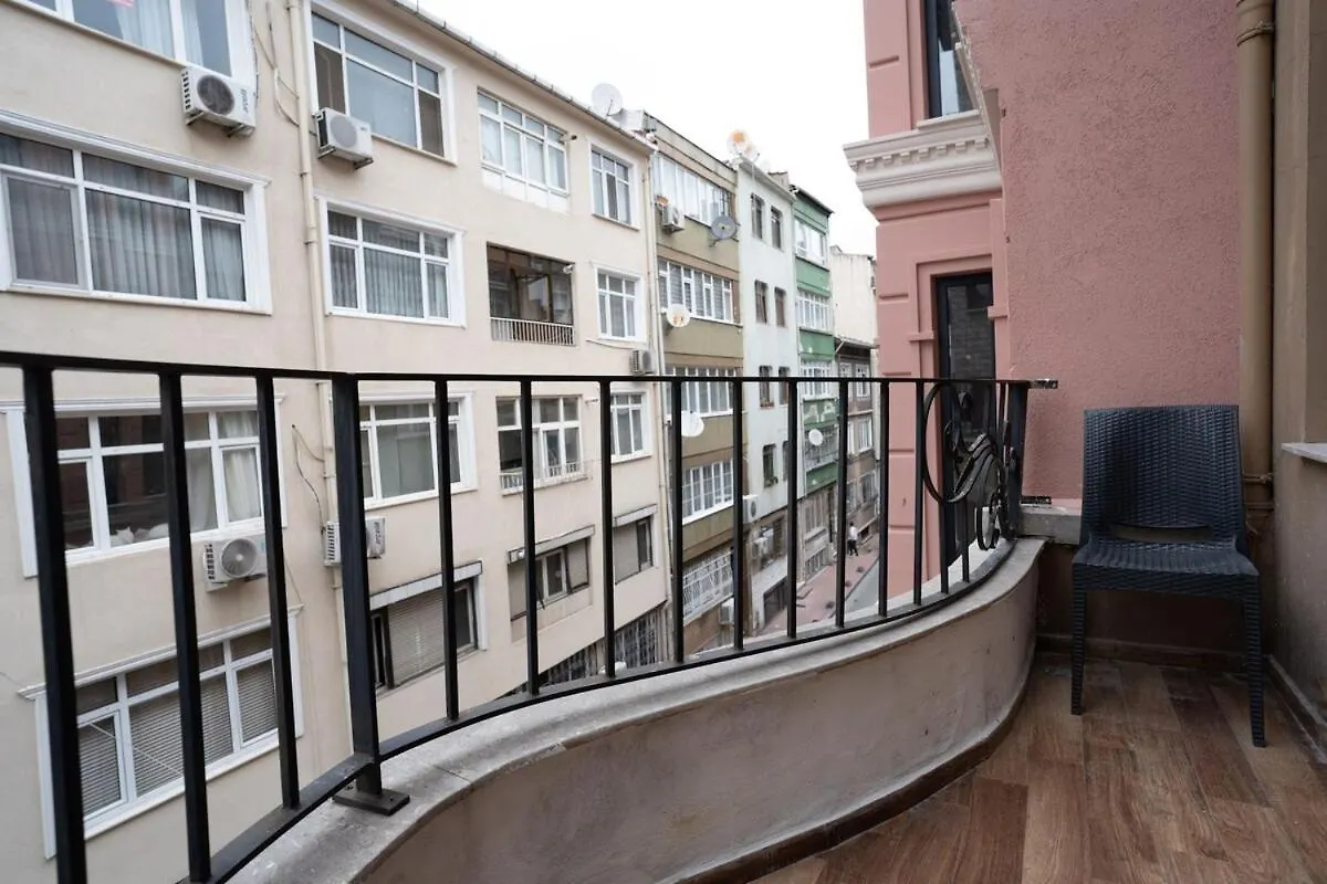 Cozy & Relax 1 Bedroom Flat With Balcony Istanbul