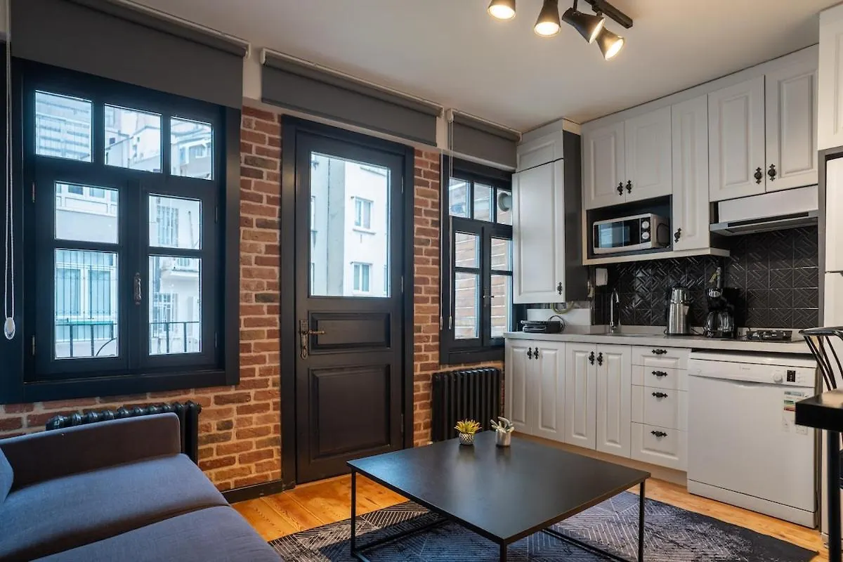Cozy & Relax 1 Bedroom Flat With Balcony Istanbul